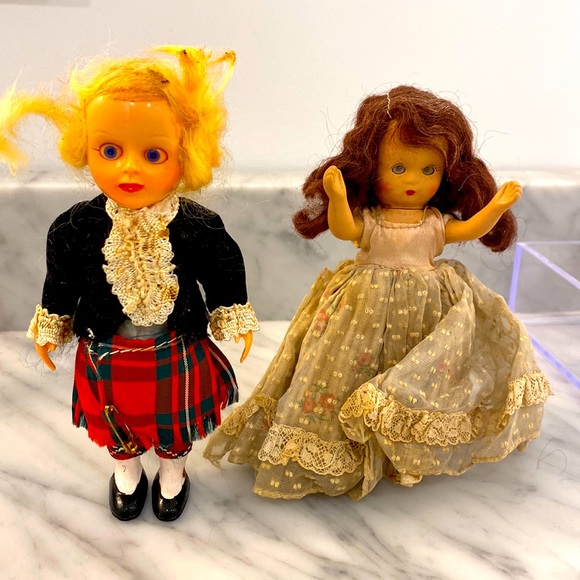 Other Creepy Vintage Dolls With Eyes That Move The Girls Head And